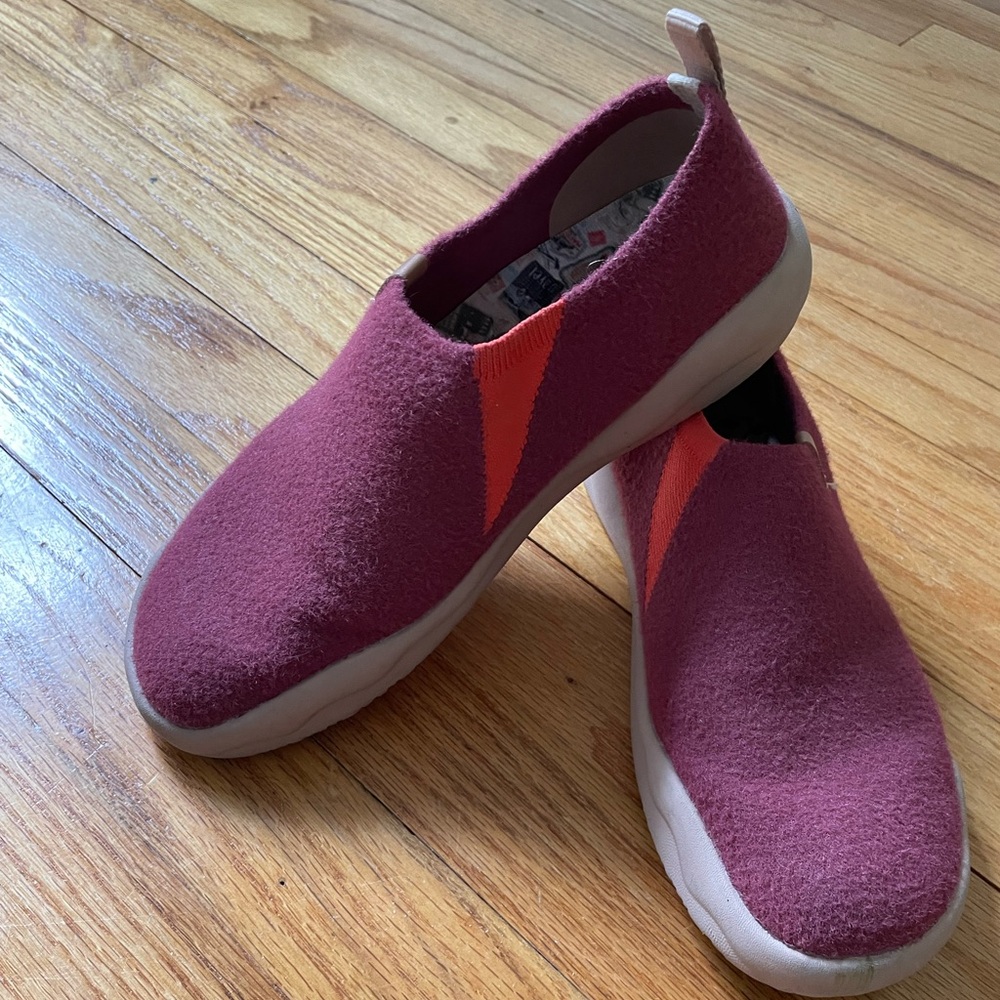 UIN Women's Flats in Burgundy and Orange